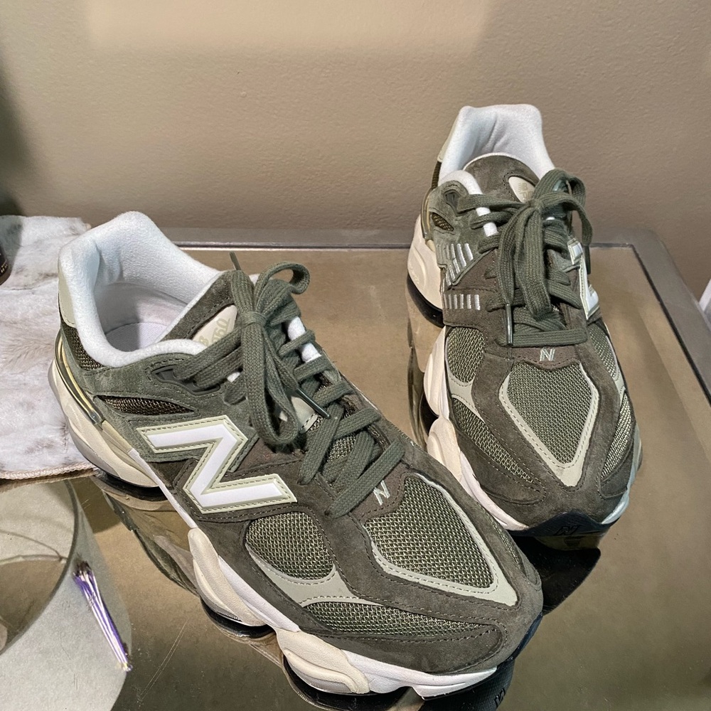 New Balance 9060 (Green)